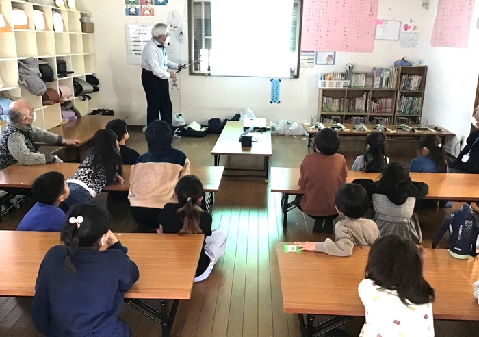 どんぐり科学教室②.jpg